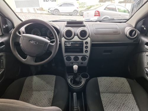 Imagem 5 de 9 de Ford /fiesta Hacht 1.6 S.e