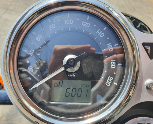 Triumph Bonneville T100 Black