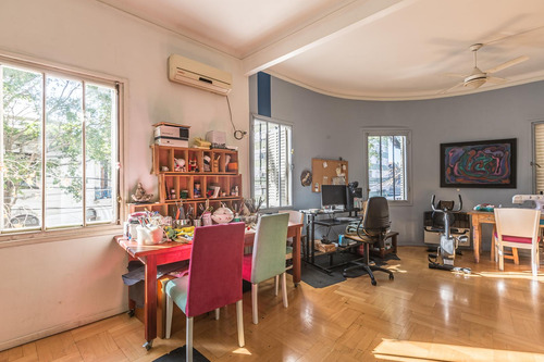 Venta Casa 5 Ambientes De Estilo | Excelente Estado| Luz | Detalles De Calidad | Caballito