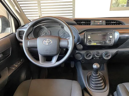 Toyota Hilux 2.7 Cabina Doble Sr Mt