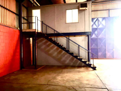 Bodega Con Oficina De 480 M2 En Condominio (86628)