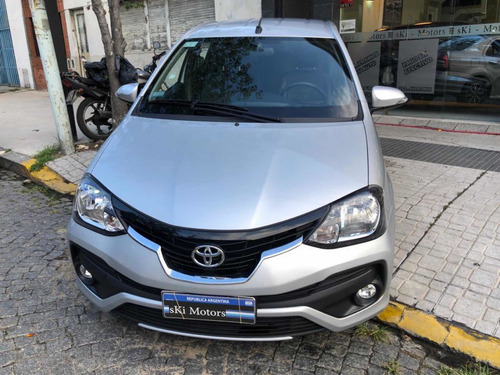 Toyota Etios 2018 1.5 Sedan Platinum At 4 Puertas Gris Plata