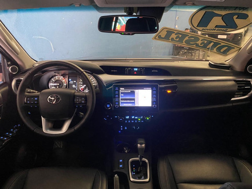 Toyota Hilux 2.8 D-4D TB CD SRX 4X4