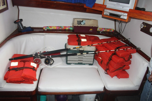 Imagen 8 de 14 de Vendo Excelente Yate Laguna 32'