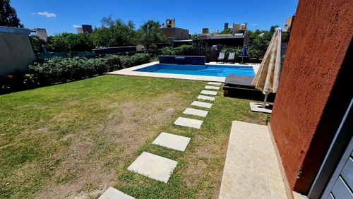 Soles, Casa En Barrio Cerrado, Rio Ceballos Córdoba 