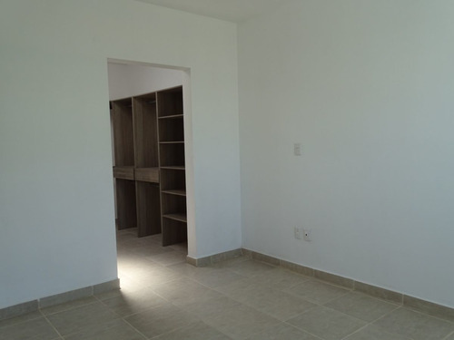 Hermosa Residencia En La Cima De Autor, 3 Habitaciones, Estudio O 4ta Recamara.