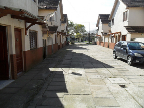 Duplex 3 Amb C/ Espacio Vehicular En Barrio El Tala