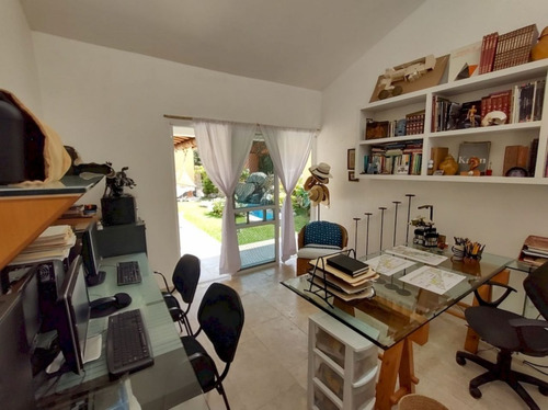 Casa Estilo Mediterráneo En Un Solo Nivel En Burgos Bugambilias, Temixco Morelos.