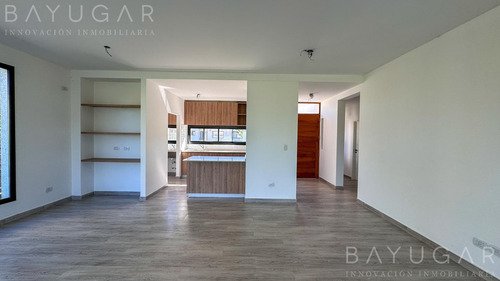 Venta Casa - Barrio Privado Santa Emilia / Pilar Del Este