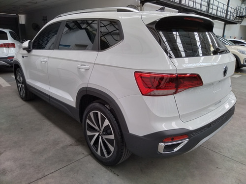 Imagen 3 de 15 de Volkswagen Taos Highline Sg