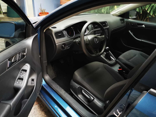Imagen 10 de 13 de Volkswagen Jetta 2.0 L4 Mt 115 Hp 2016