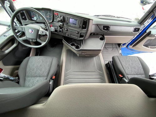 Imagem 10 de 15 de Scania R540 Ano 2022 Traçado 6x4 Azul Volvo 540 Traçado