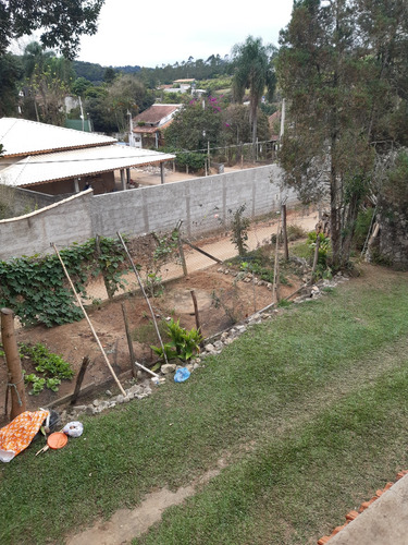 Chácara Em São Roque Com 2 Casas.