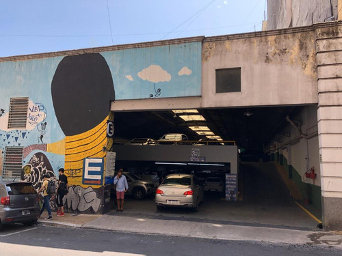 Venta De Lote Y Fondo De Comercio - Bolivar 427 - Monserrat