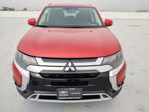 Imagen 2 de 15 de Mitsubishi Outlander 2019 5p Limited L4/2.4 Aut