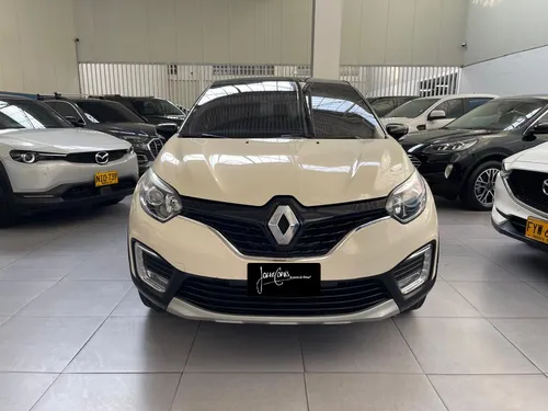 Renault Captur Intens at