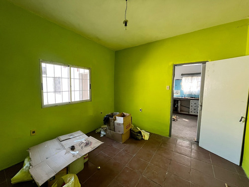 Casa De 3 Habitaciones Para La Venta Bien Ubicada En Aires Puros