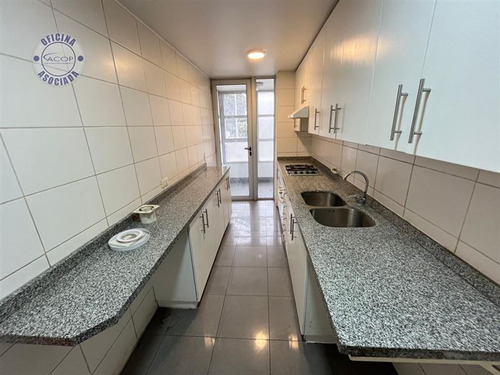 Depto En Arriendo De 3 Dorm 3 Baños. En Providencia