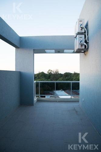 Departamento De Dos Dormitorios Tipo Dúplex En La Plata Con Terraza Y Parrilla Propias