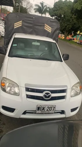 Mazda BT-50 2.2 cabina sencilla estaca 4x2