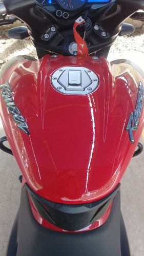Bajaj Rouser 200ns