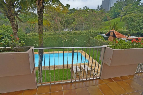 Casa No Residencial 2 - Venda - 4 Dormitórios, Sendo 2 Suítes Com Closet; Living Com Lareira, Sala De Estar... - Cncrp0023
