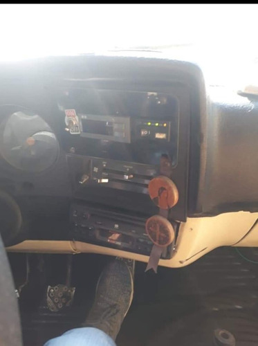 Chevrolet Silverado C10 Con Furgón Térmico Y Equipo De Frio
