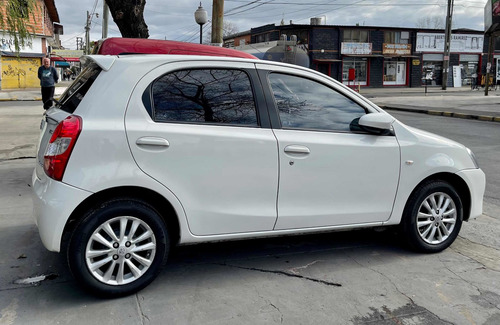 Imagen 9 de 20 de Toyota Etios 2014 1.5 Xls