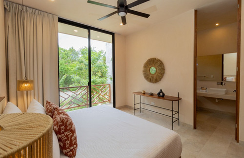 Villa De 4 Recamaras, Alberca Privada, Acabados De Lujo, Cuarto En Planta Baja, Pre-construccion En Venta Aldea Zama, Tulum.