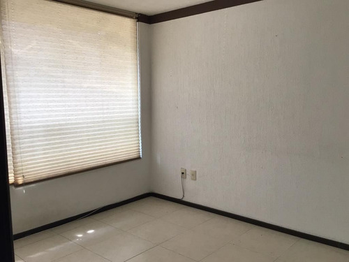 Imagen 6 de 13 de Casa En Renta En Metepec, Fracc. Olivar Del Prado A 2 Min. De Av. Lerma Rápida Salida A Ciudad De México. Cerca De Colegios, Servicios, Parques A 2 Cuadras Del Nuevo Continente