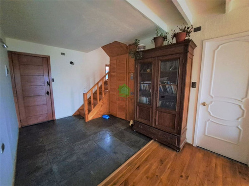 Propiedad Con Dos Casas En Parcela De Una Hectárea.