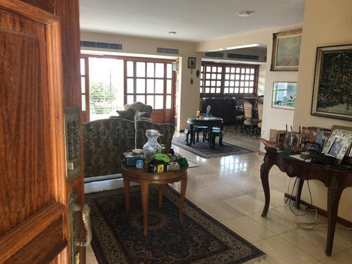 D.a Amplio Townhouse Con Anexo, Condominio Pequeño, Hermosa Piscina, Planta Total 100%, Agua Constante, Urb. Altos De Guataparo, Valencia Carabobo 22-14061