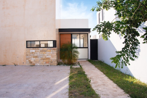 Última Casa(1p) En Venta En Privada Gardena, Cholul