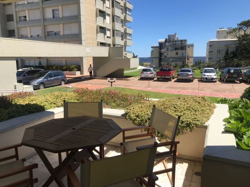 Venta De Apartamento 3 Dormitorios En Playa Mansa