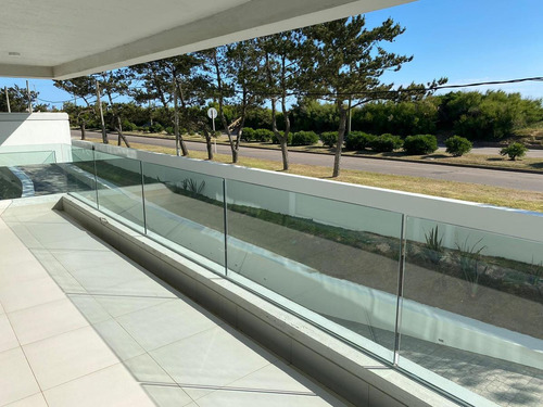 Imagen 4 de 30 de Rambla Y La 20 De La Manza, Edificio Horizonte ,3 Formitorios Y Gge , Nuevo !!