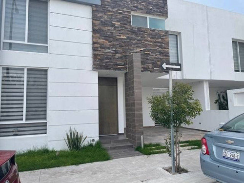 Imagen 1 de 12 de Hermosa Casa En Renta Al Norte