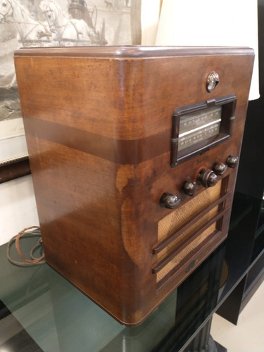 Imagen 5 de 10 de Antigua Radio Capilla Rca Victor Funciona Ver Video