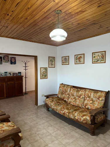 Oport! Venta Casa 4 Dorm, Quincho, Garaje, Patio - Ing. Grun