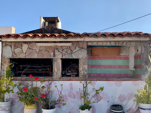 Casa En Venta Rosario España Y Hospitales - 2 Dormitorios