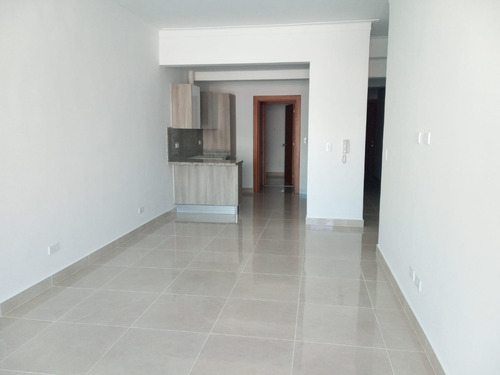 Alquilo Apto De 3 Habitaciones En Bella Vista Prox A La 27 De Febrero.