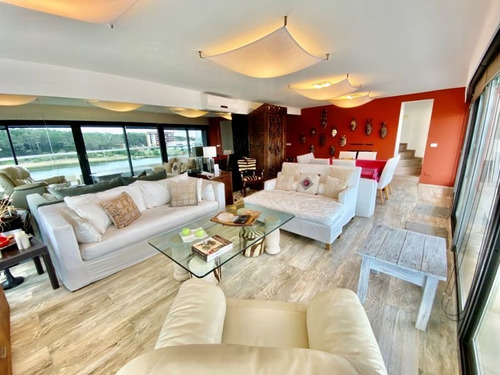 Imagen 2 de 27 de Apartamento 3 Dormitorios En Playa Mansa, Punta Del Este - Terraza De La Laguna