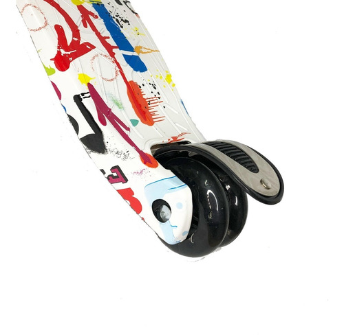 Imagen 6 de 10 de Monopatin 4 Ruedas Graffiti Con Luces Plegable Reforzado
