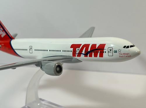 Boeing 777-300 Er Tam 1:400 (16cm)