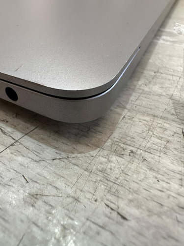 Macbook Air A2337 Plateado (Usado)