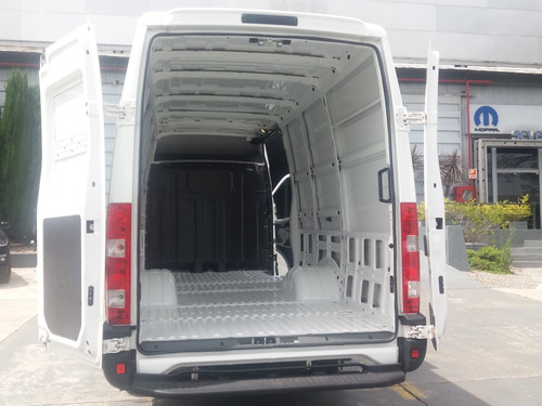 Iveco Furgon/pasajeros 55c17- Buceo Car´s
