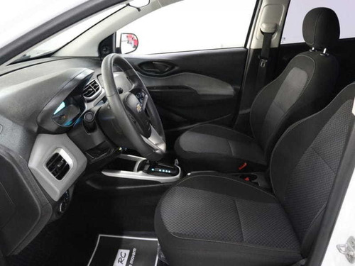 Imagem 4 de 15 de Chevrolet Onix Lt