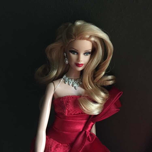 Muñeca Barbie Model Muse Vestido Rojo