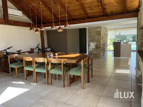 Imagen 28 de 30 de Venta Casa 3 Dormitorios Jardín Piscina Quincho . Av Pellegrini Al 100 Roldán