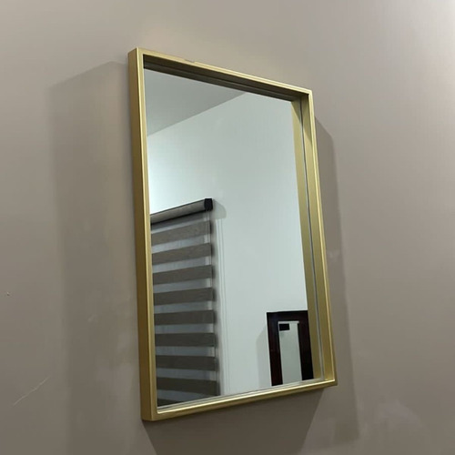 Espejo Rectangular 50 X 70cm Con Marco De Metal Marco Dorado