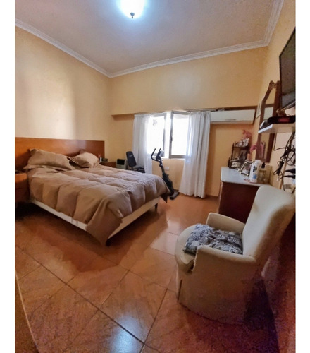 Chalet 4 Amb. Con Garage Y Quincho - Santiago Del Estero Y Av. Paso